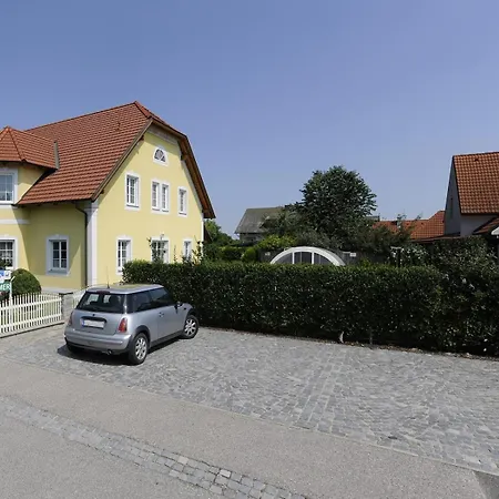 게스트하우스 Gaestehaus Familie Trachsler Rohrendorf bei Krems