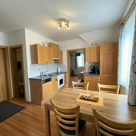 Guest house Gaestehaus Familie Trachsler 3*