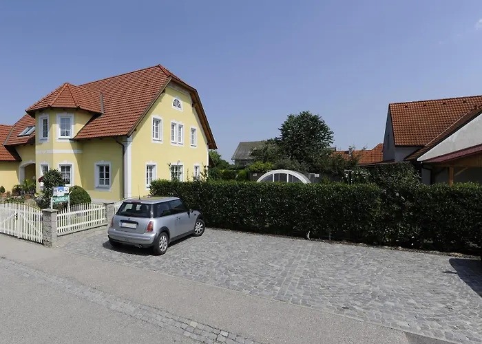 Guest house Gaestehaus Familie Trachsler Rohrendorf bei Krems